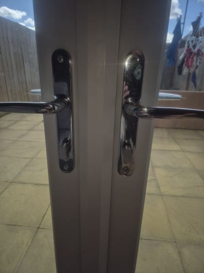 DW Locksmiths lock change in Shiney row