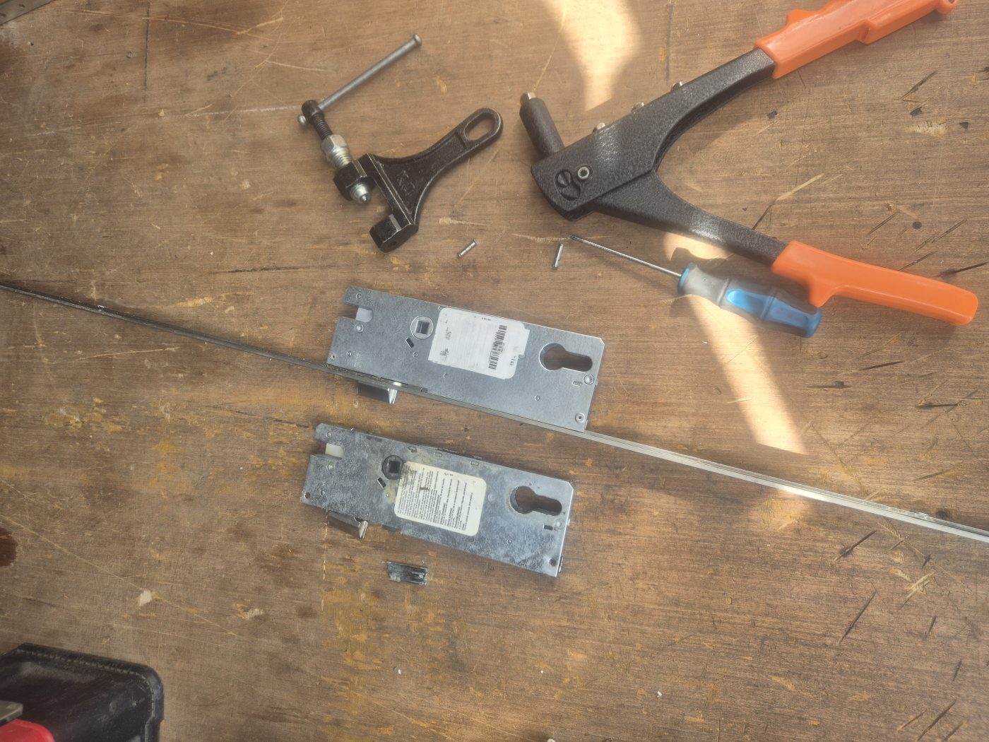 DW Locksmiths gearbox replacement in Doxford park
