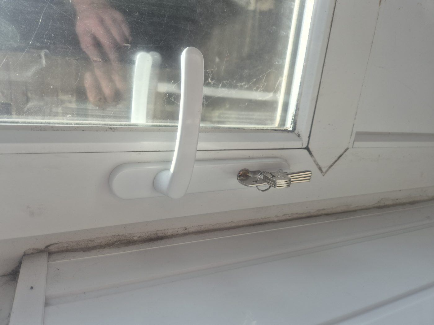 DW Locksmiths lock change & door handles in Easington Lane