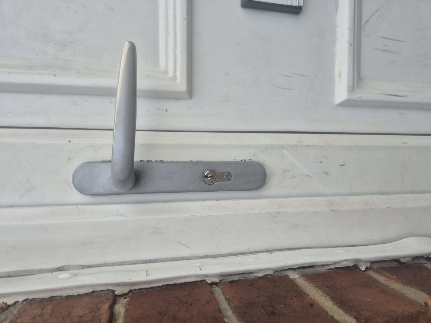 DW Locksmiths lock change & door handles in Easington Lane