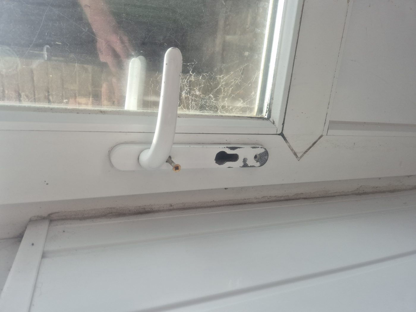 DW Locksmiths lock change & door handles in Easington Lane