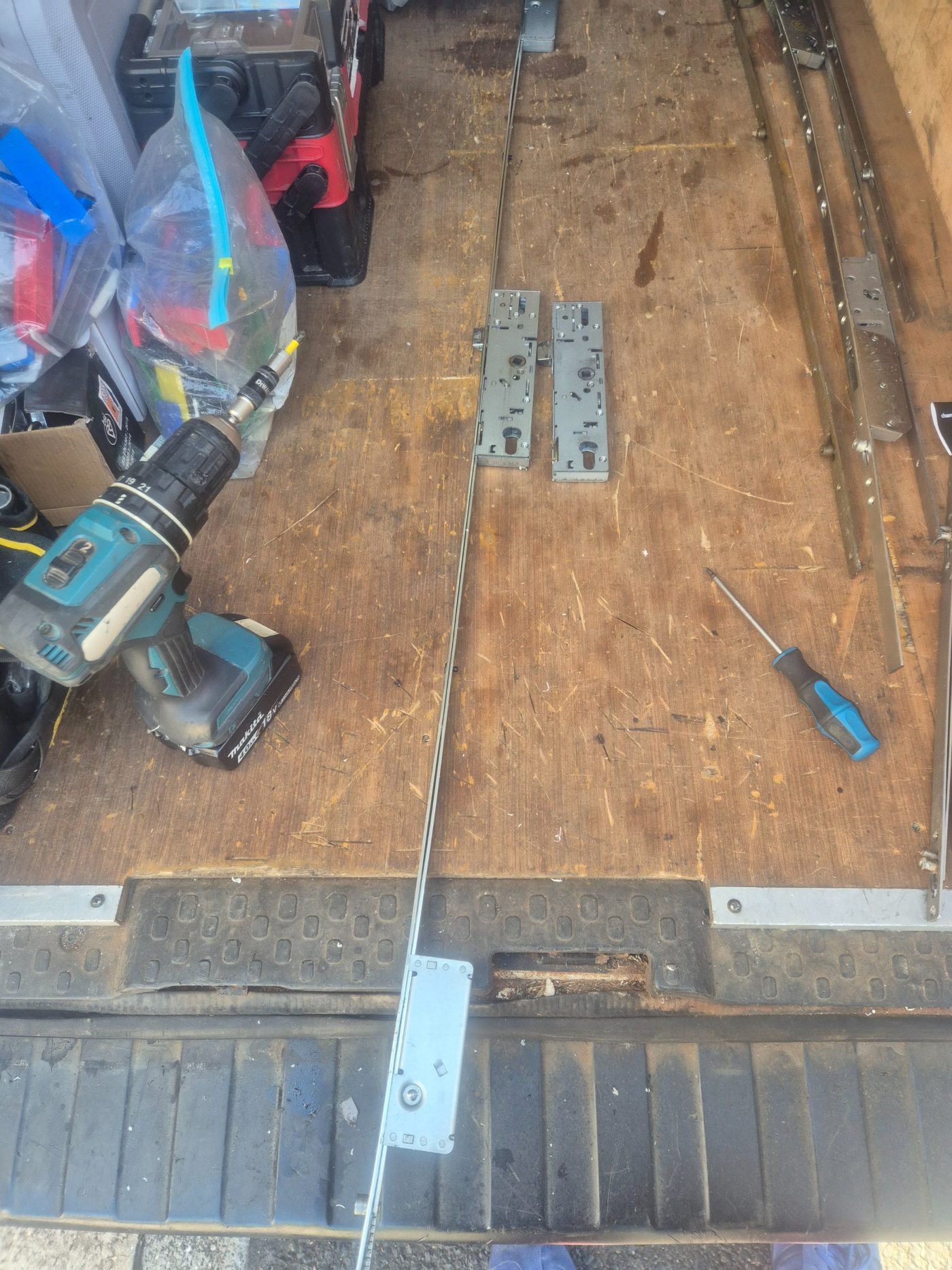 DW Locksmiths gearbox replacement in Barnes