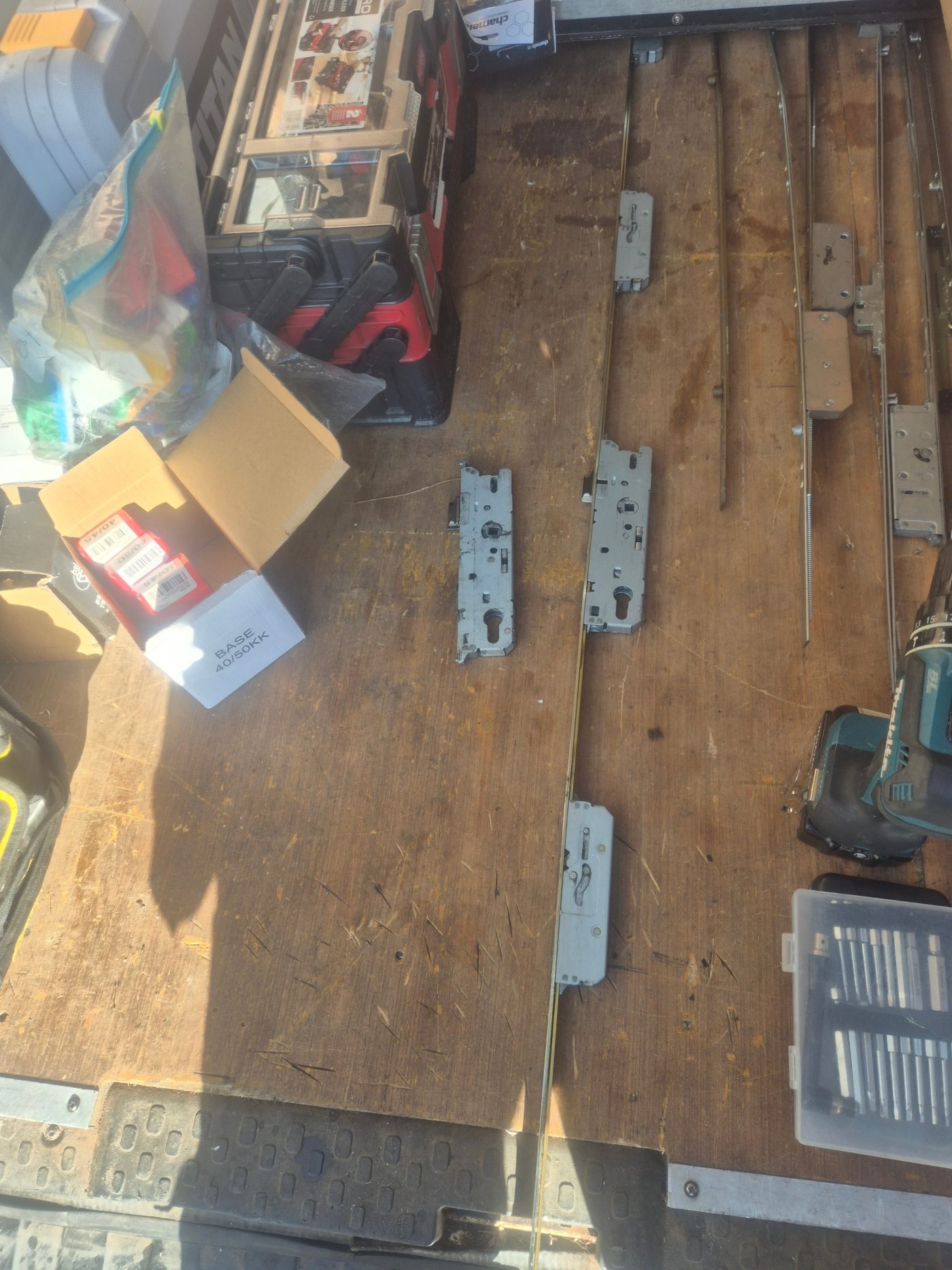 DW Locksmiths lock change & gearbox replacement & door realignment in Pallion
