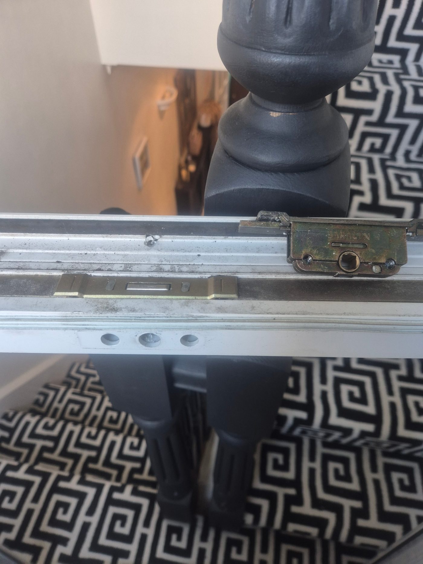 DW Locksmiths window handles & window mechanisms in Roker