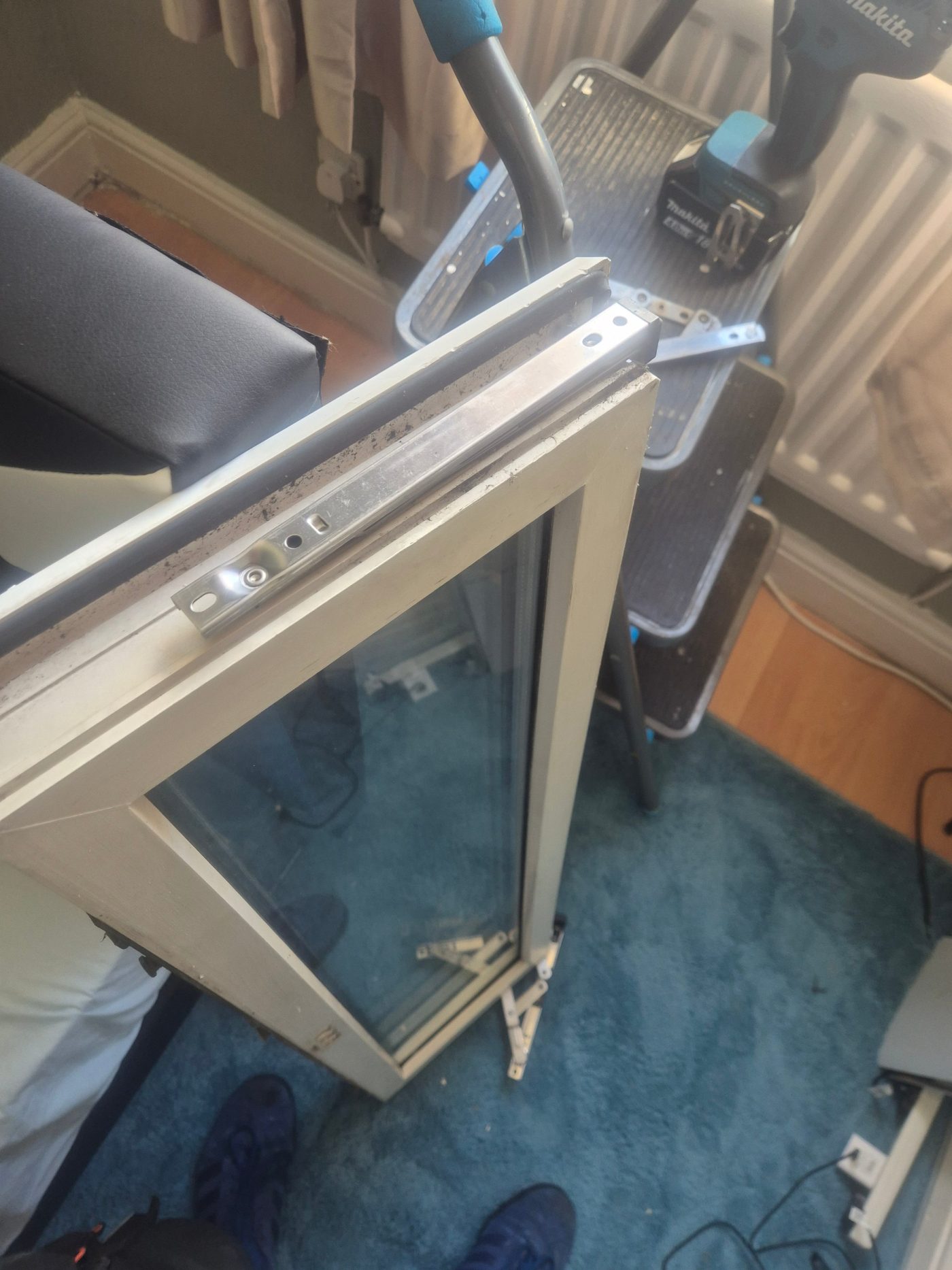 DW Locksmiths lock change & window handles & window hinges in Fence Houses