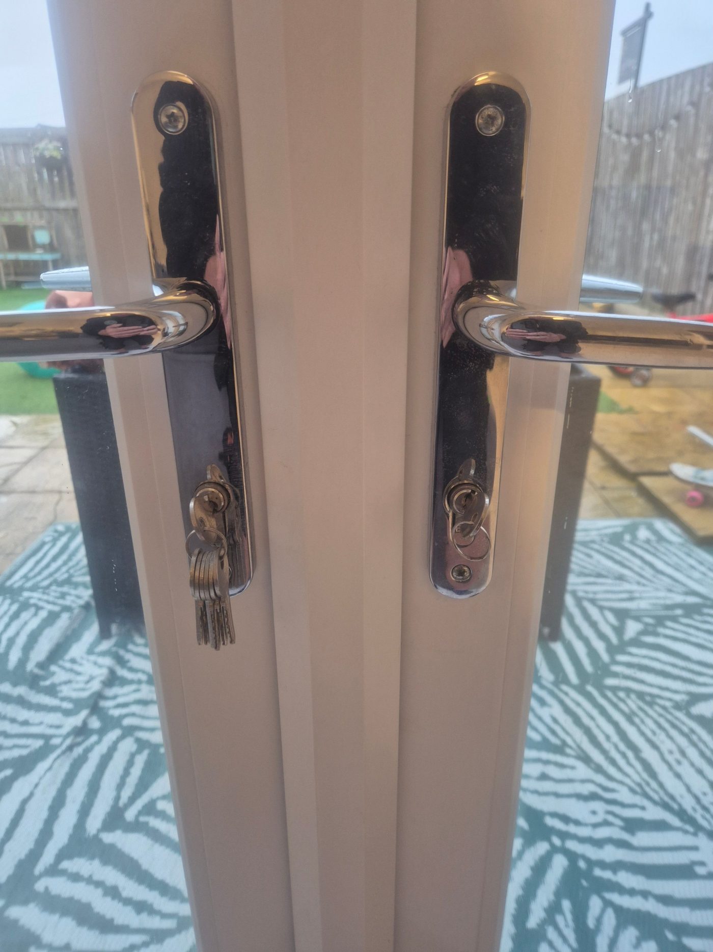 DW Locksmiths lock change in Shiney Row