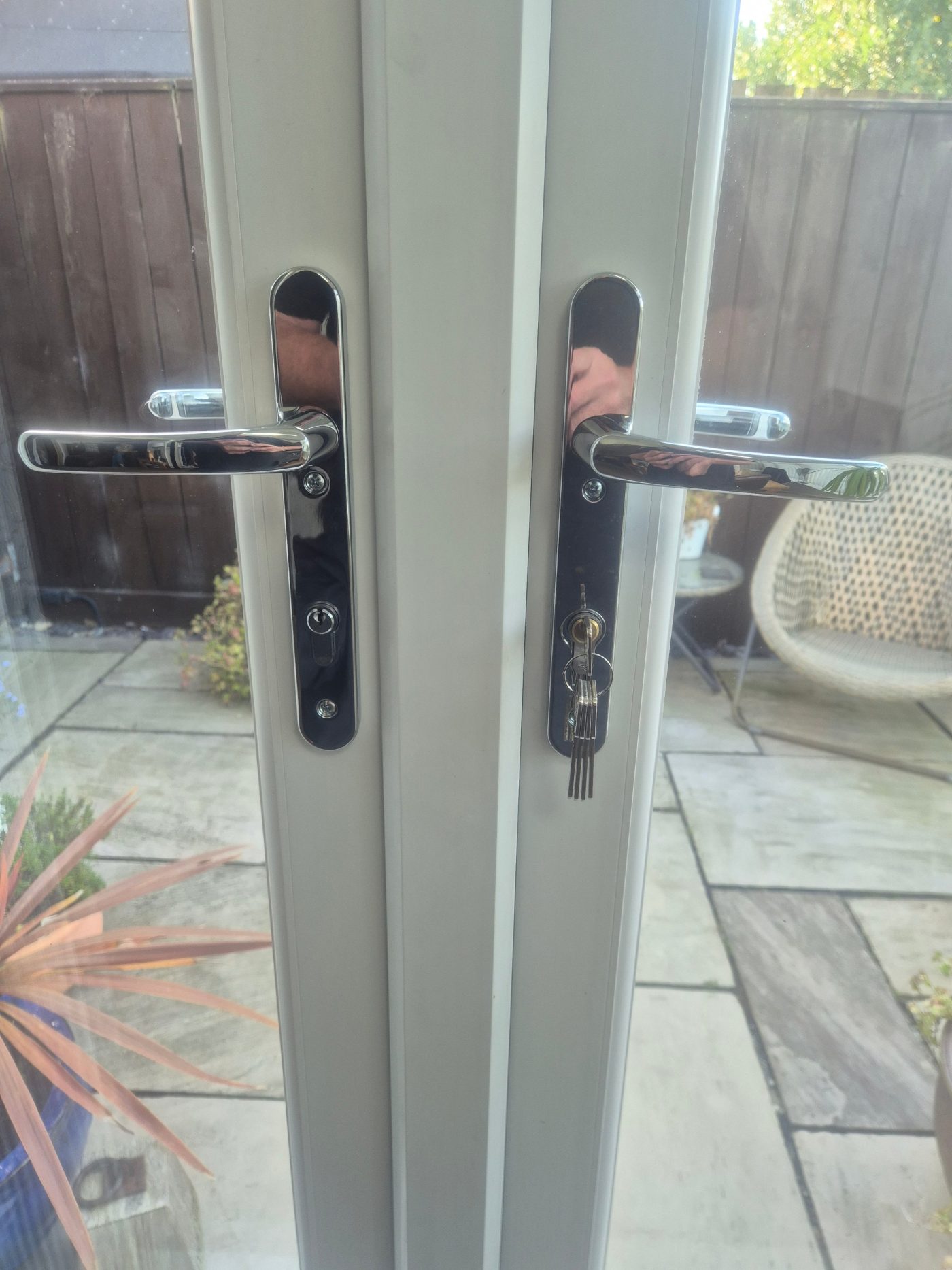 DW Locksmiths lock change & door handles in South Hetton