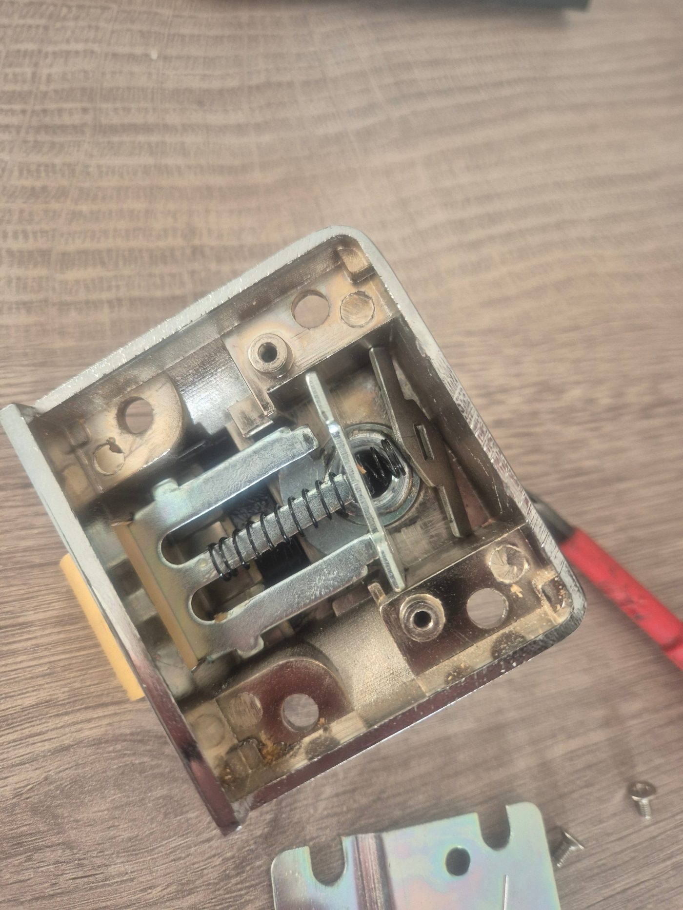 DW Locksmiths night latch in Hetton-le-Hole
