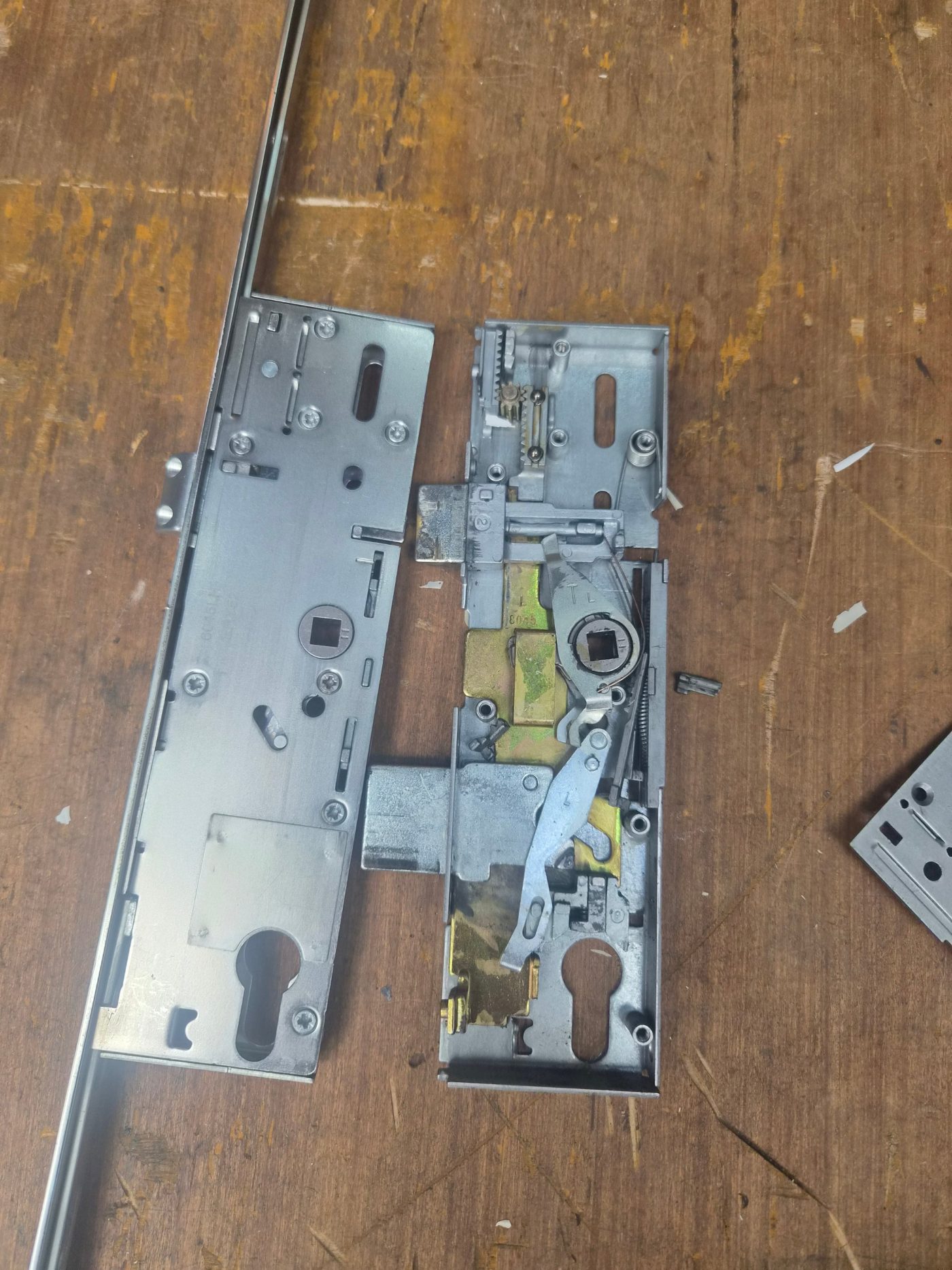 DW Locksmiths gearbox replacement in Fence Houses