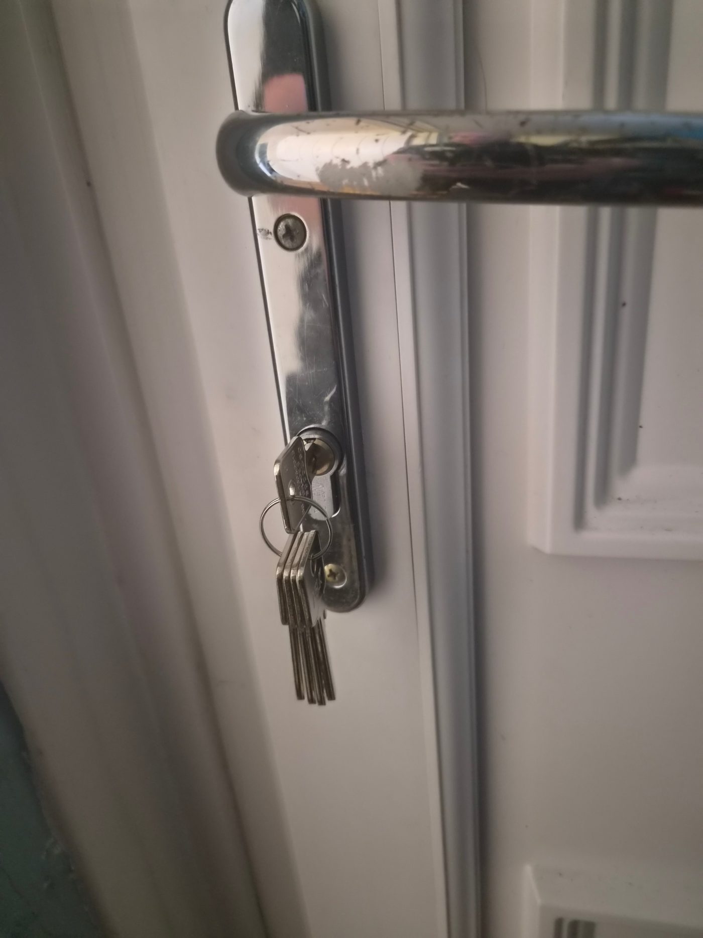 DW Locksmiths lock change & door handles in Peterlee